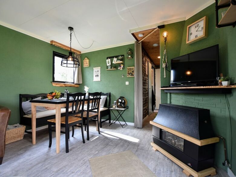 Tasteful Chalet With Veranda In The Veluwe