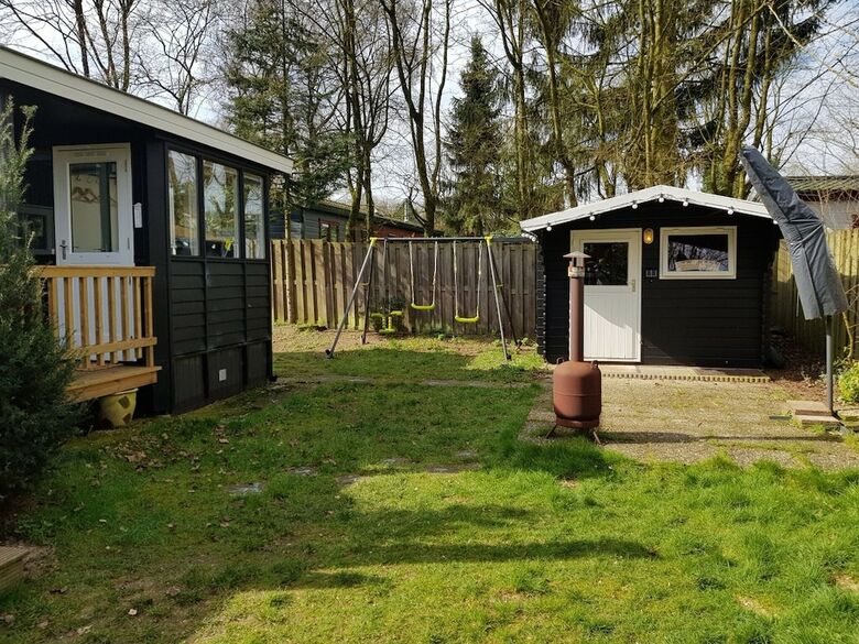 Tasteful Chalet With Veranda In The Veluwe