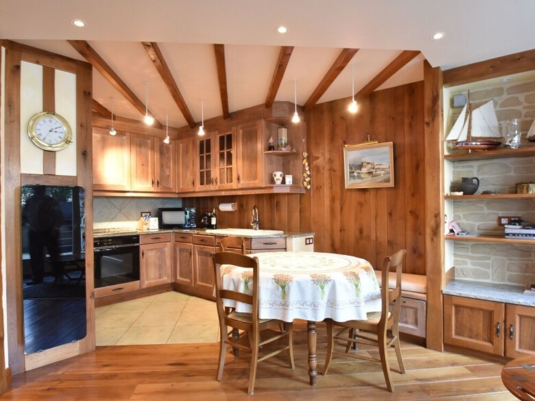 Cosy Apartment In Honfleur With A Private Garden
