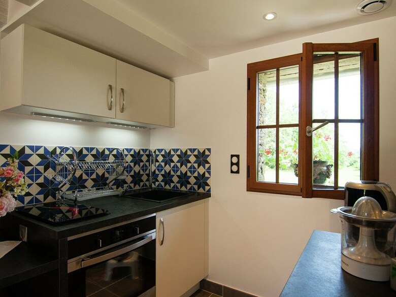 Comfortable Gite In Picturesque Medieval Village