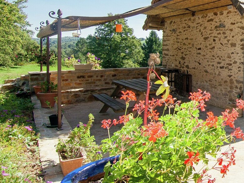Comfortable Gite In Picturesque Medieval Village
