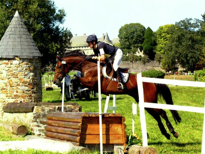 Comfortable Gite In Picturesque Medieval Village