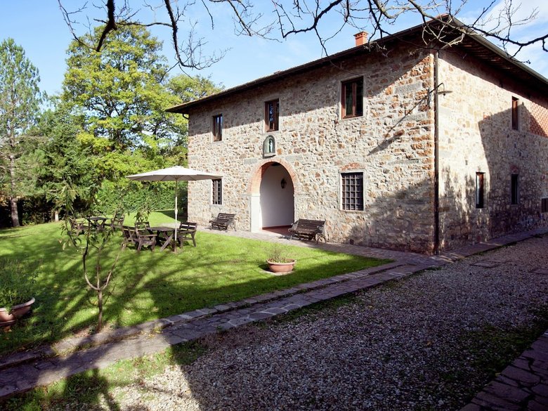 Serene Holiday Home With Garden, Pool, Terrace, Deckchairs