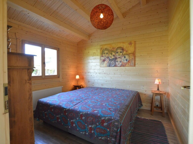 Cosy Chalet In Lottum With Garden