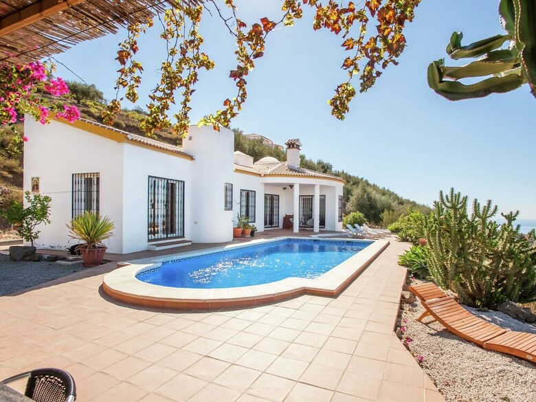 Comfortable Villa In Arenas With Private Pool