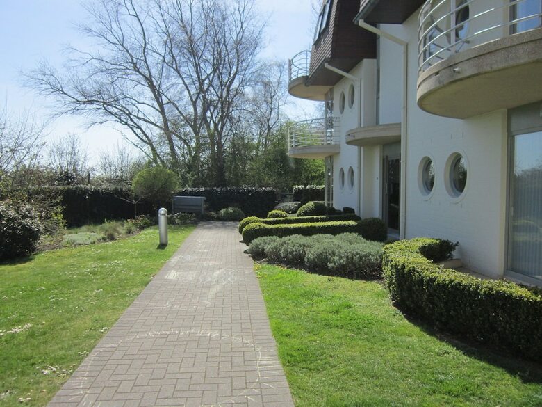 Luxurious Apartment In Bredene With Swimming Pool
