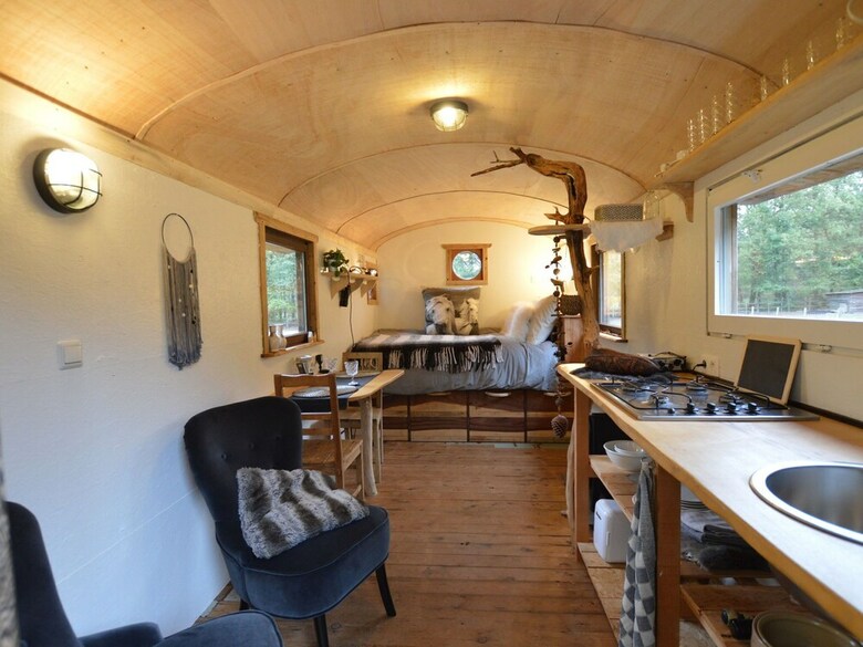 Charming Cottage With Jacuzzi In Zeeland