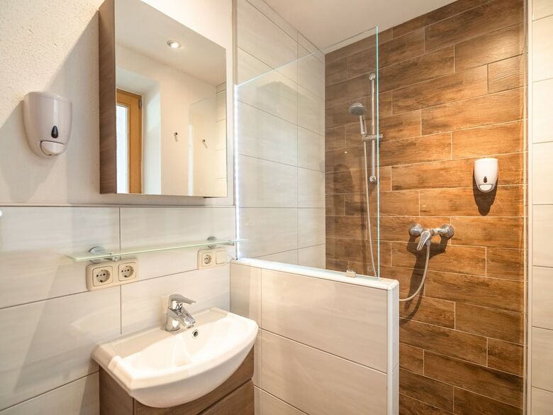 Spacious Apartment In Ellmau With Parking