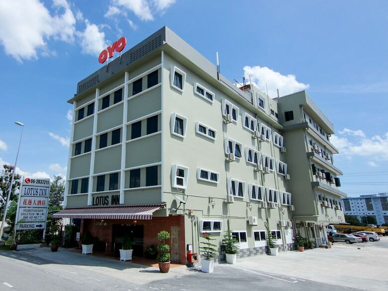 Oyo 89846 Lotus Inn Hotel