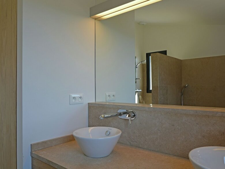 Vibrant Villa In Malauc�ne With Private Garden