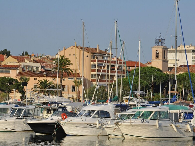 Villa With Guest Accommodation And Heated Pool In Sainte Maxime