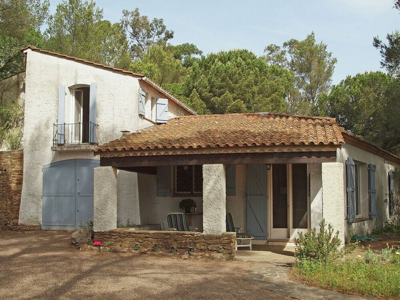 Spacious Villa Near Sea In Cavalaire-sur-mer