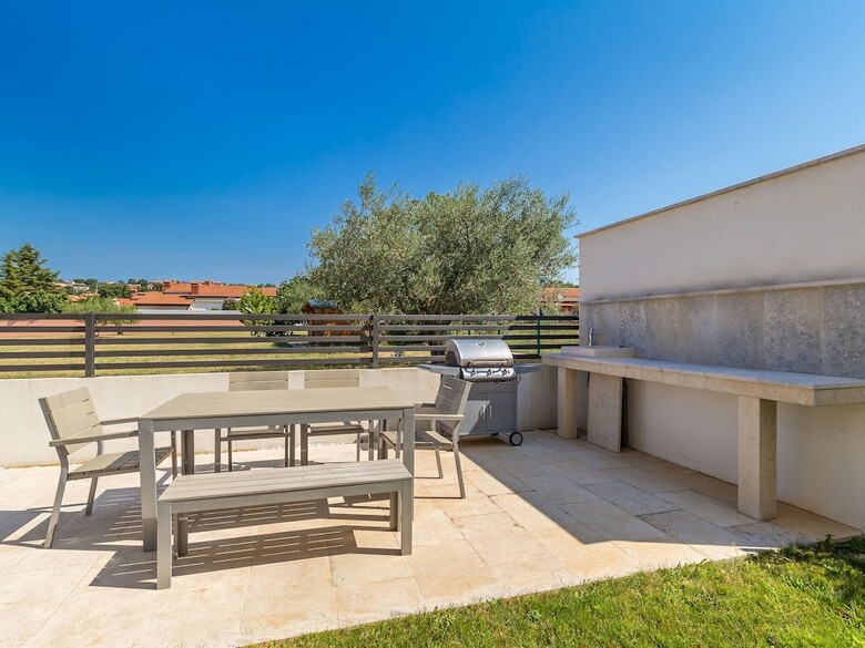 Wonderful Villa With Private Swimming Pool And Great Terrace !