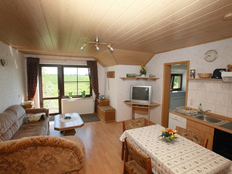 Modern Apartment With Private Terrace In Kr�pelin Germany