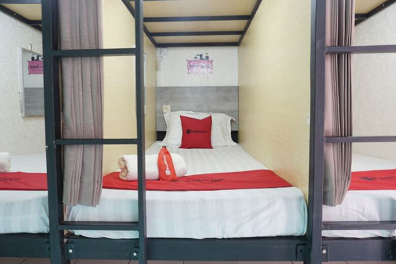 Hotel Reddoorz Hostel @ Borobudur Street