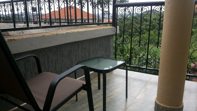 Hotel Pent House Inn Namugongo