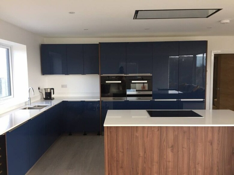Relax In Style At My Stunning Holywell Beach Home
