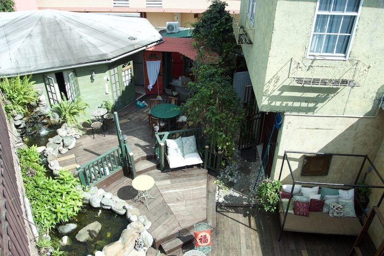 Hotel One32 Guest House