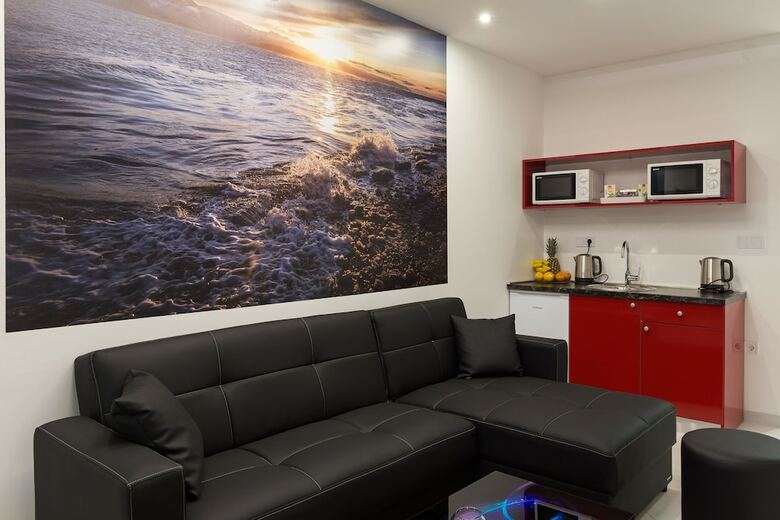 Hostal Hostel Free Bird - Adults Only