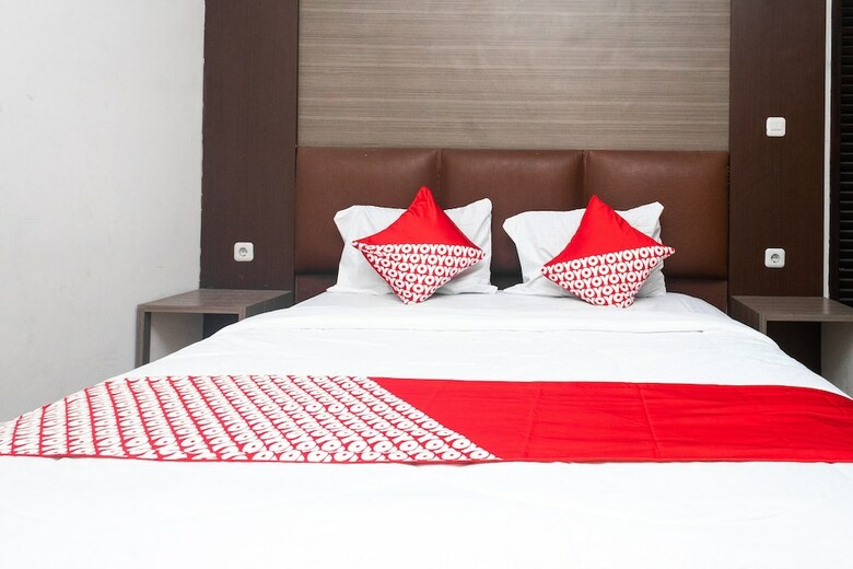 Hostal Oyo 681 Wisma Family Raya