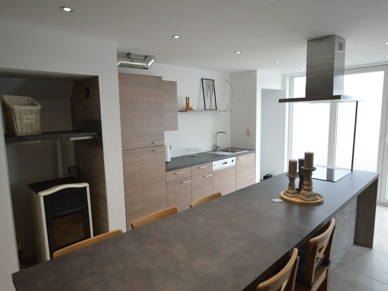 Cozy Holiday Home In Polleur With Jacuzzi