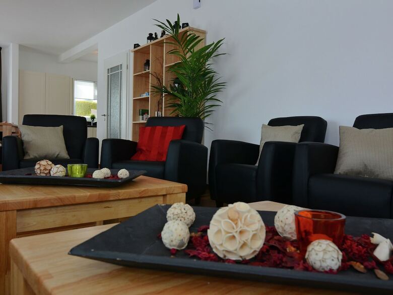 Elegant Villa With Garden, Private Terrace, Balcony, Heating