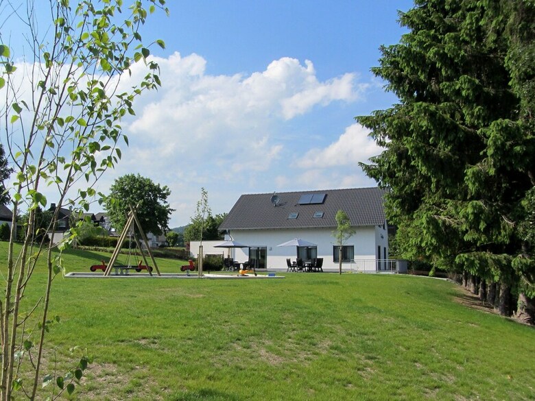 Elegant Villa With Garden, Private Terrace, Balcony, Heating