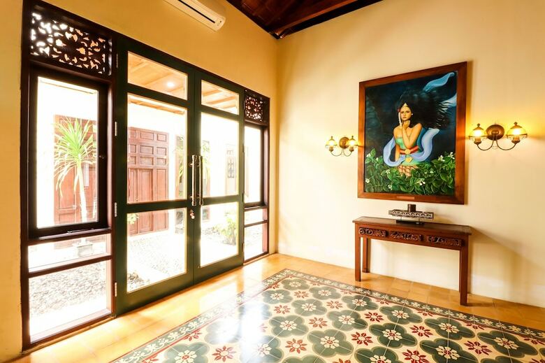 Hotel Griya Pamengkang 1 - Javanese House