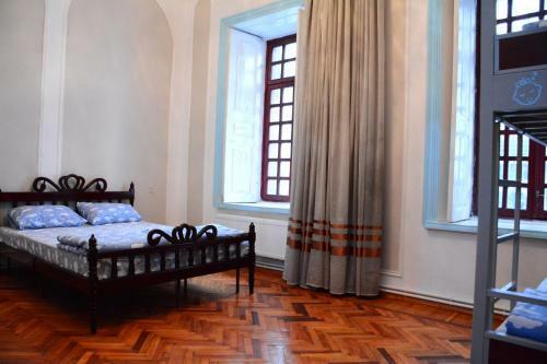 Hostal Flora Hostel