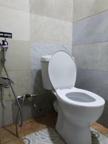 Hostal Flora Hostel