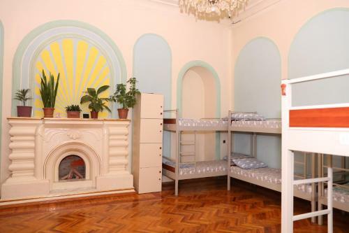 Hostal Flora Hostel