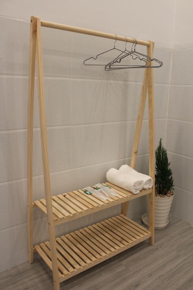 Hostal B Home - Hostel