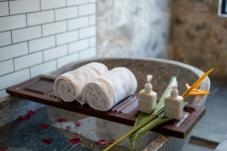 Bed & Breakfast Hemp Wellness Retreat