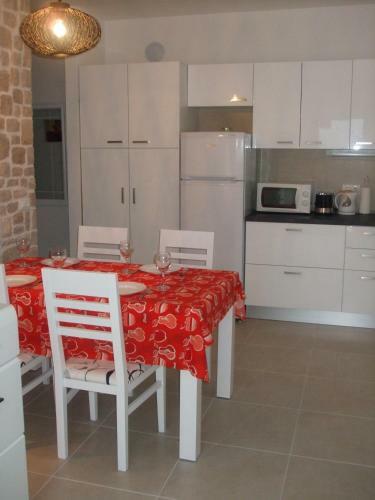 Apartments Jela
