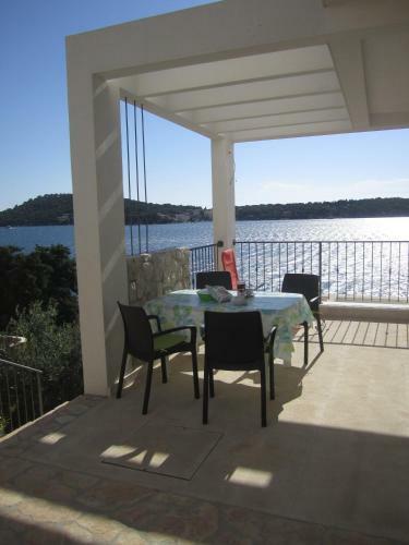 Apartments Jela