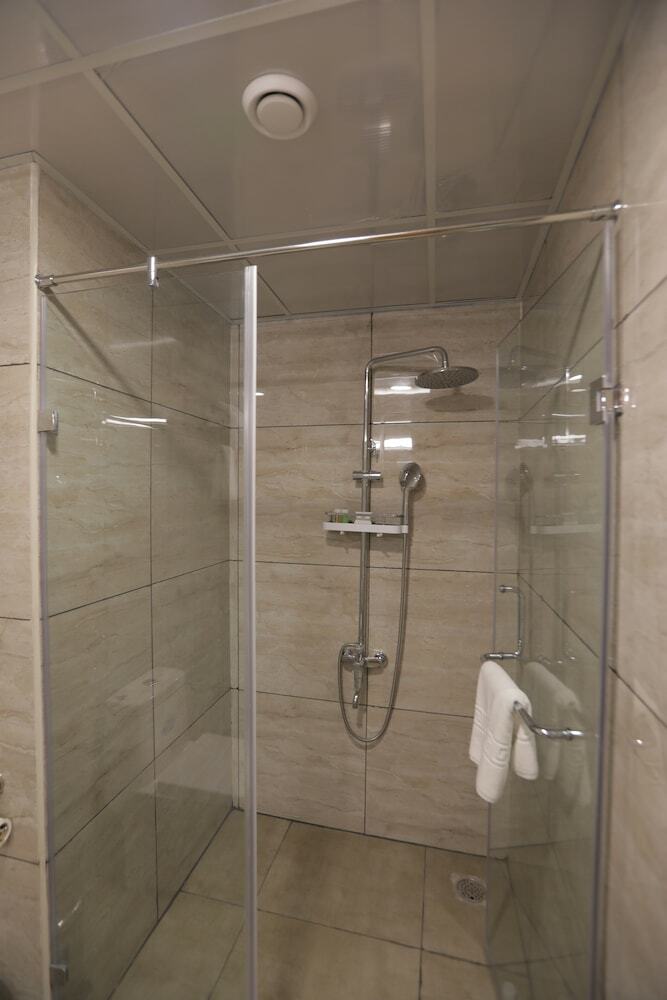 V One Hotel-ambara Elite