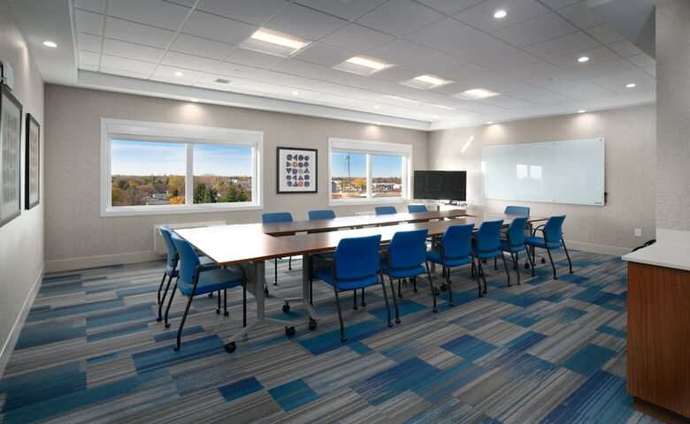 Hotel Holiday Inn Express & Suites Brandon