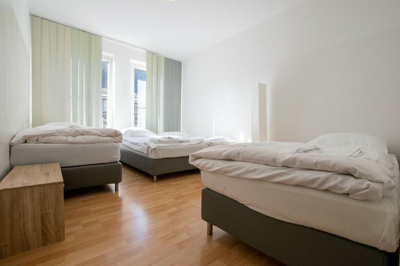 Tolstov-hotels Convenient 4 Room Apartment