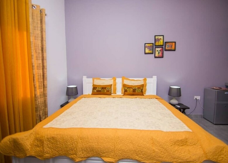 The Blank Lounge & Apartment