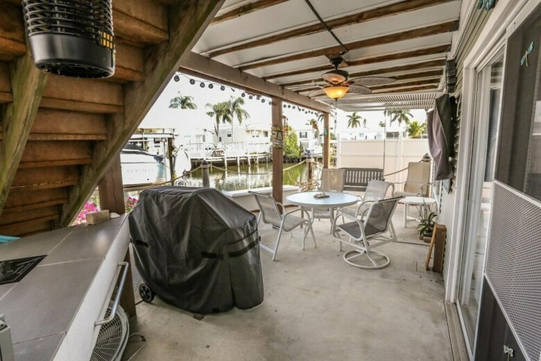 850 Oak Street
