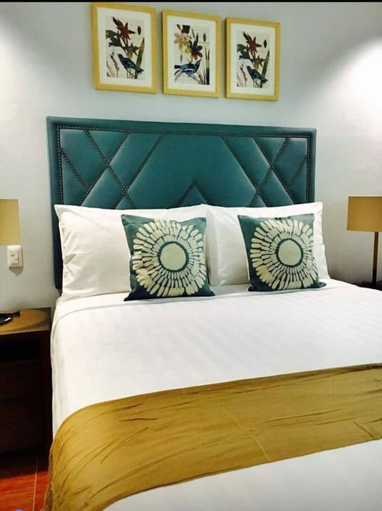Dalian Peak Hotel