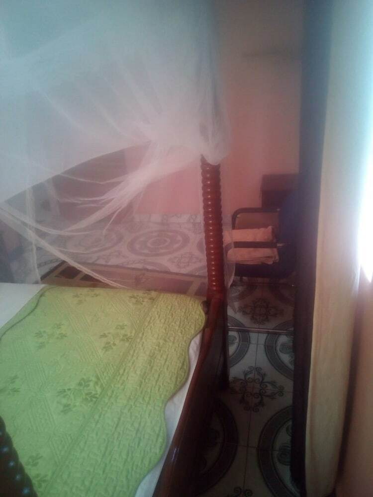 Hotel Famouse Guest House