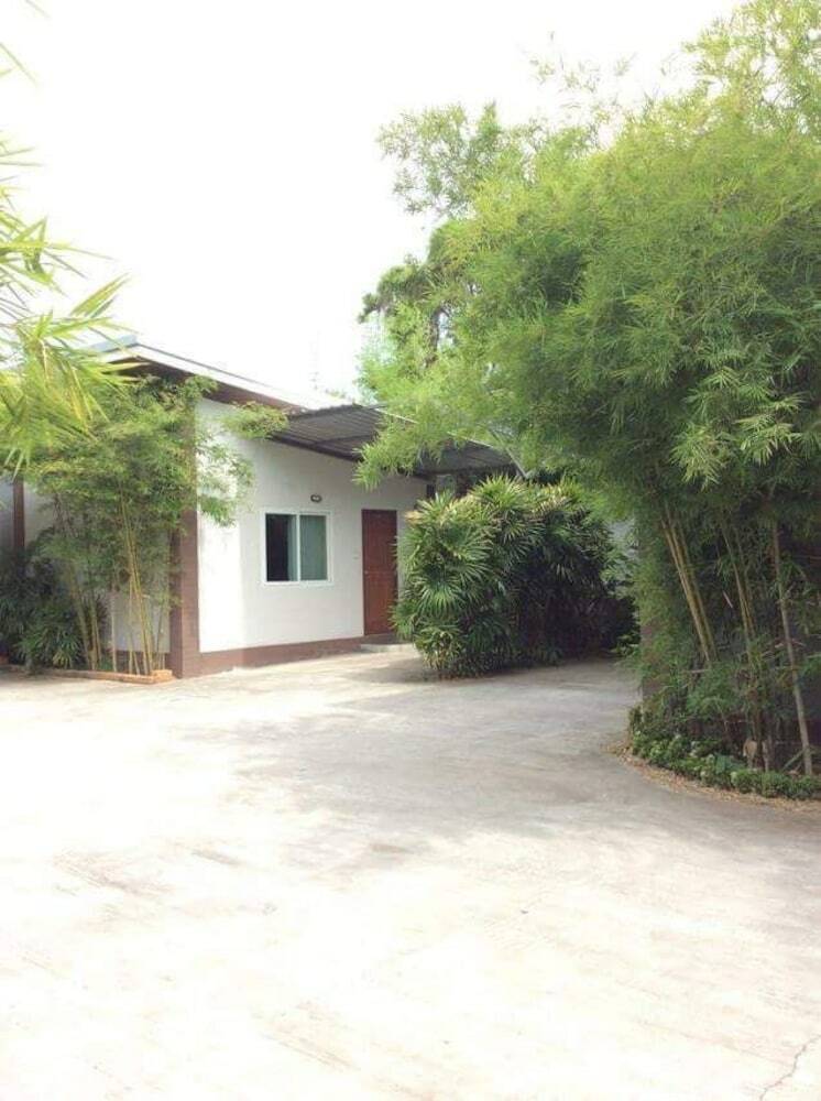 Hotel Oyo Black Bamboo Resort