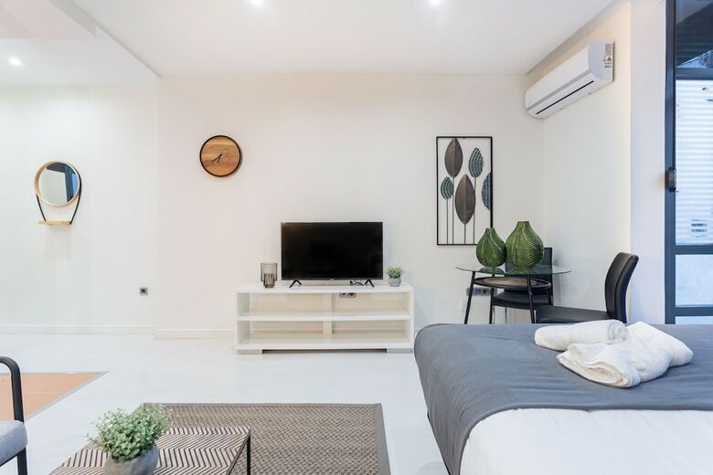 Apartamentos Sleep La Latina By Stay