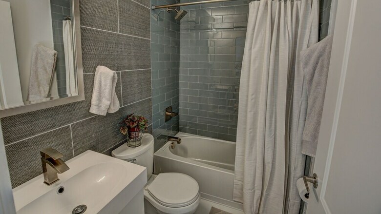 9 Bedroom, South Mint Street