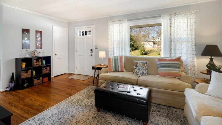 3 Bedroom, Manhasset Road