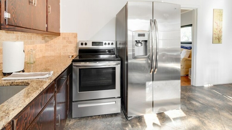 3 Bedroom, Manhasset Road