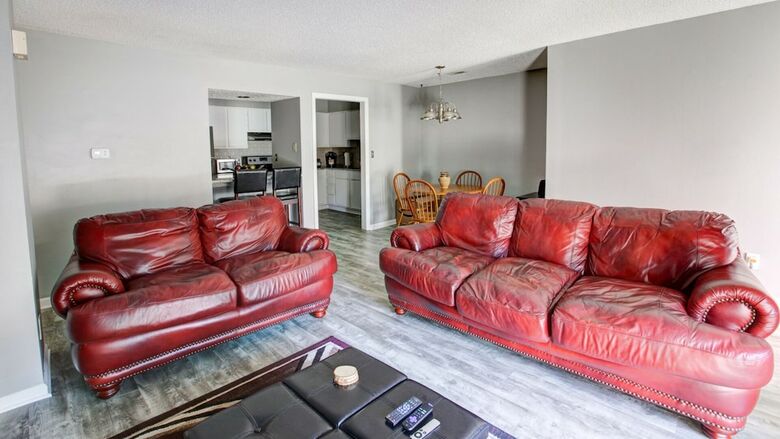 2 Bedroom, Churchill Downs Court