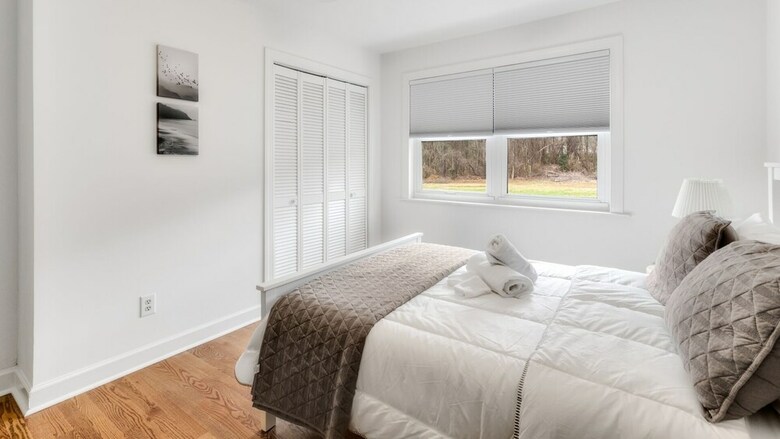 5 Bedroom, Belmeade Drive