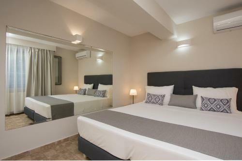 Hotel Golden Coast Boutique - Luxury Living